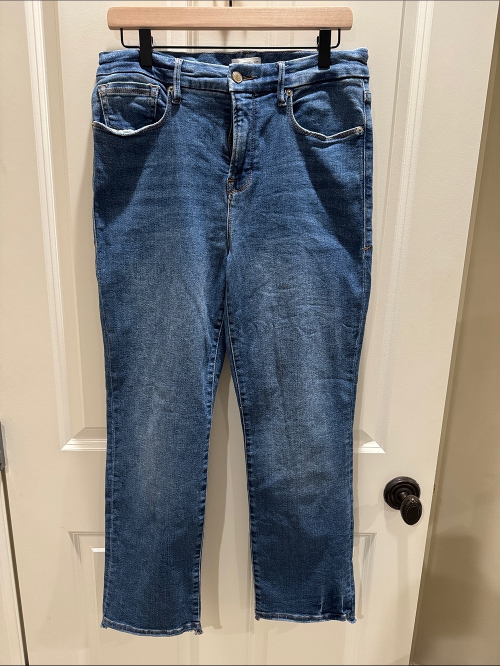 Good American “Good Legs Straight””
Jeans